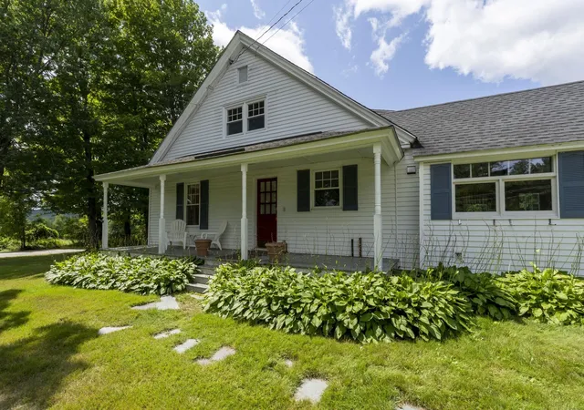 2nd image of 621 Bradford Rd, Newport, NH 03773 | MLS# 5105411