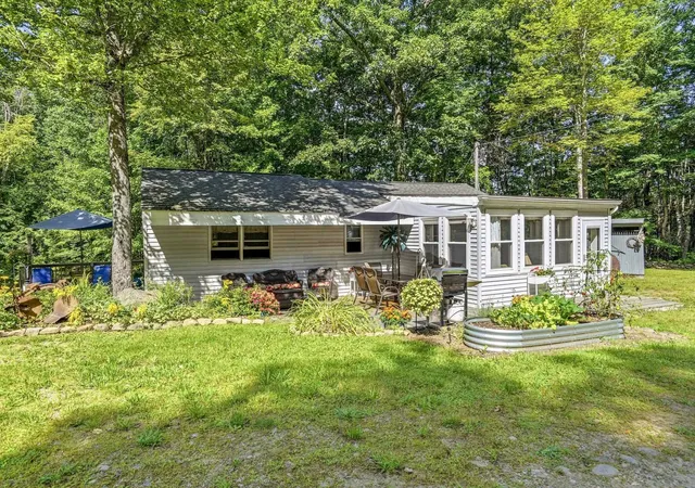 2nd image of 71 Lempster St, Lempster, NH 03605 | MLS# 5105414