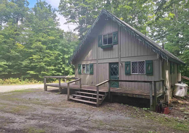 Photo 2 of Single family home for sale at 393 Tanglewood Dr, Killington, VT 05751 | MLS# 5105420 | Listing updated on 2026-09-16