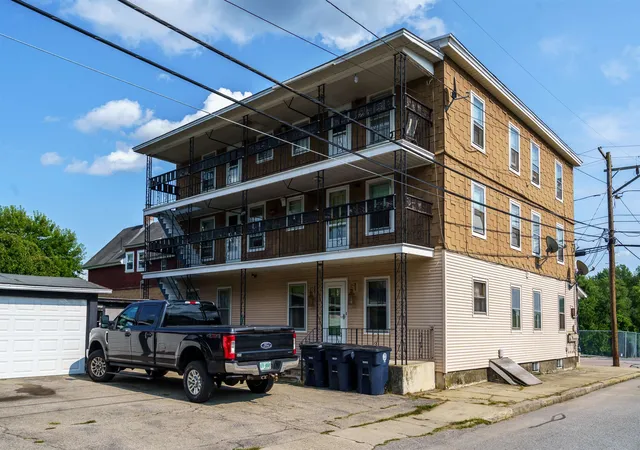 Photo 4 of Sale Pending at 92 Lock St, Nashua, NH 03064 | MLS# 5105449 | Listing updated on 2026-10-06