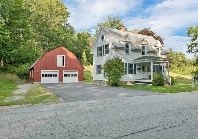 Photo 1 of Single family home for sale at 40 Ossipee Mountain Rd, Center Ossipee, NH 03814 | MLS# 5105462 | Listing updated on 2026-08-28