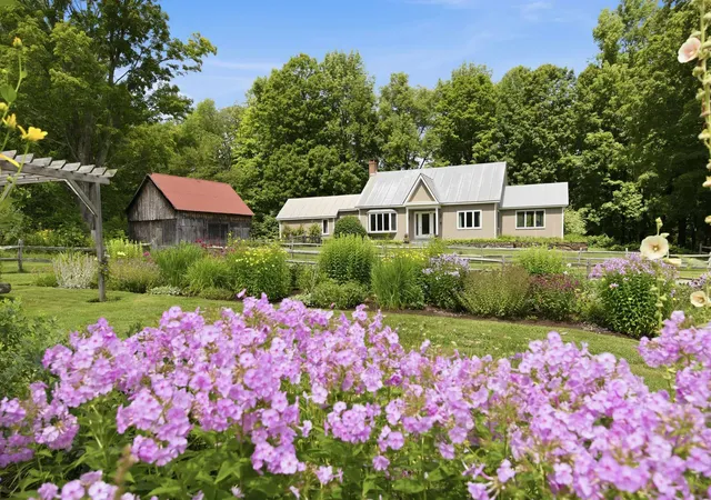 Single family home for sale at 472 Greengate Rd, Barnard, VT 05031 | MLS# 5105485