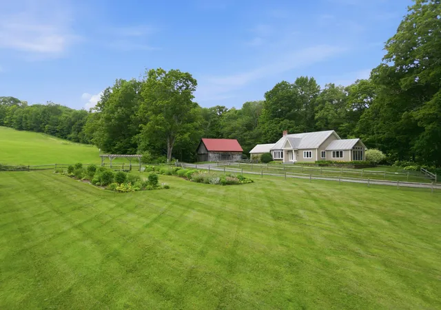 Photo 3 of Single family home for sale at 472 Greengate Rd, Barnard, VT 05031 | MLS# 5105485 | Listing updated on 2026-10-07