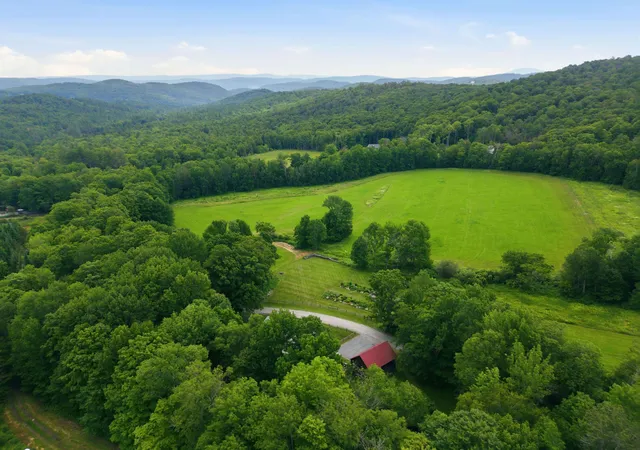 Photo 4 of Single family home for sale at 472 Greengate Rd, Barnard, VT 05031 | MLS# 5105485 | Listing updated on 2026-10-07