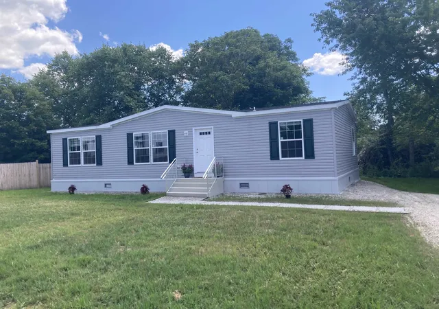 1st image of 40 School St, Canaan, NH 03741 | MLS# 5105487