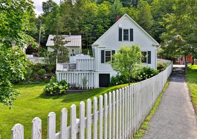 Photo 2 of Single family home for sale at 13 High St, Woodstock, VT 05091 | MLS# 5105489 | Listing updated on 2026-08-30