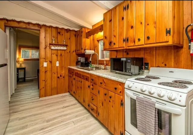 Photo 4 of Single family home for sale at 21 Island Dr, Conway, NH 03818 | MLS# 5105503 | Listing updated on 2026-08-22