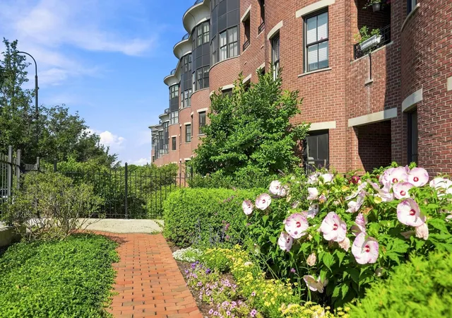 Photo 4 of Condo for sale at 40 College St #801, Burlington, VT 05401 | MLS# 5105510 | Listing updated on 2026-08-18