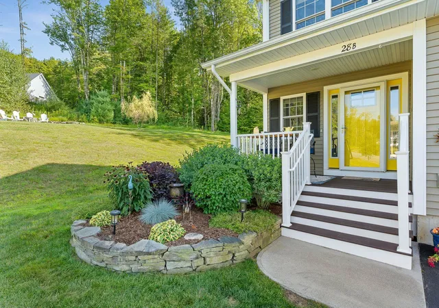 Photo 3 of Sale Pending at 28 B Black Walnut Ln #28-B, Jericho, VT 05465 | MLS# 5105513 | Listing updated on 2026-09-10
