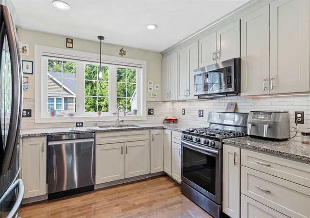 Photo 4 of Condo for sale at 17 Cypress Cir, Exeter, NH 03833 | MLS# 5105514 | Listing updated on 2026-09-28