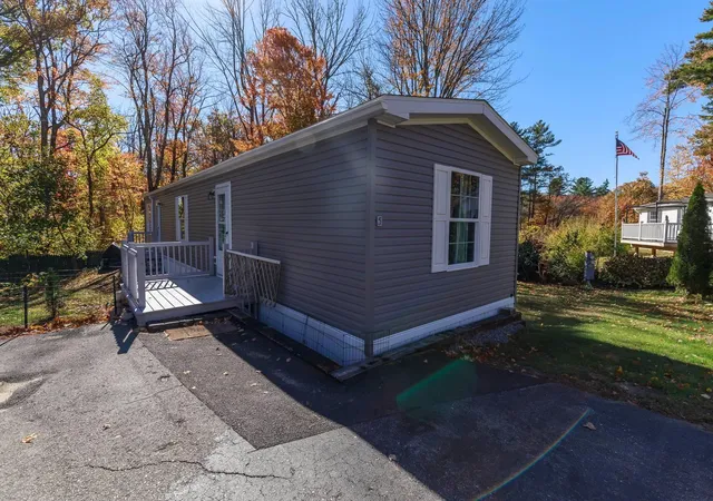 2nd image of 5 Titan Ln #5, Greenville, NH 03048 | MLS# 5105523