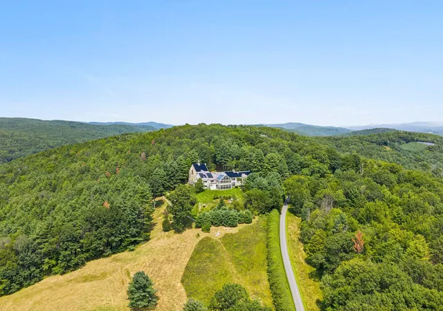 Photo 3 of Single family home for sale at 101 Old Coach Rd, Norwich, VT 05055 | MLS# 5105531 | Listing updated on 2026-09-01