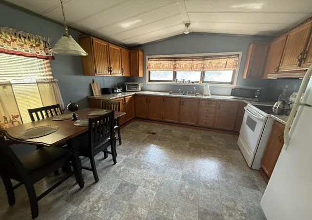 Photo 3 of Sale Pending at 376 Chestnut St, Claremont, NH 03743 | MLS# 5105532 | Listing updated on 2026-09-10