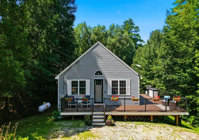 Photo 2 of Sale Pending at 7 Old Lantern Rd, Hillsborough, NH 03244 | MLS# 5105538 | Listing updated on 2026-08-27