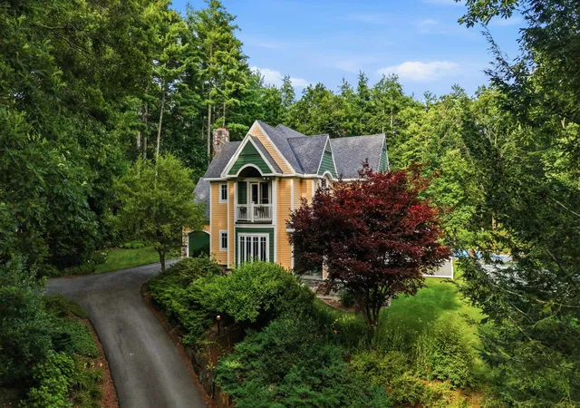 Photo 3 of Sale Pending at 161 Federal Hill Rd, Hollis, NH 03049 | MLS# 5105539 | Listing updated on 2026-08-27