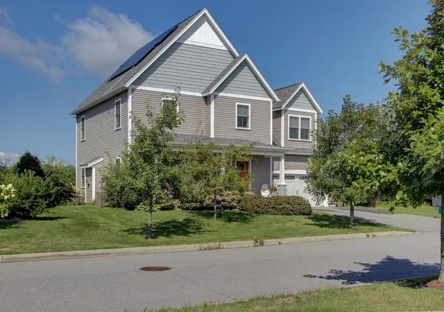 Photo 2 of Single family home for sale at 307 Rye Cir, South Burlington, VT 05403 | MLS# 5105540 | Listing updated on 2026-08-20