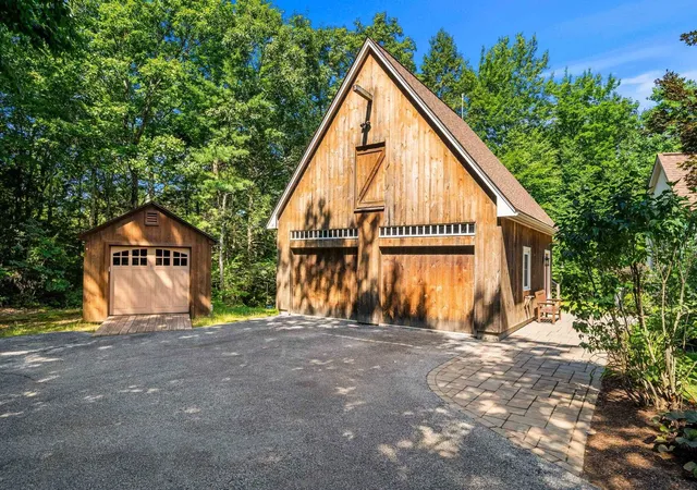 Photo 3 of Single family home for sale at 3 Rebekahs Wy, Hollis, NH 03049 | MLS# 5105546 | Listing updated on 2026-08-27