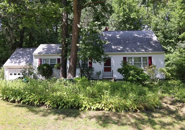 Photo 1 of Sale Pending at 6 Moe St, Nashua, NH 03062 | MLS# 5105559 | Listing updated on 2026-08-27
