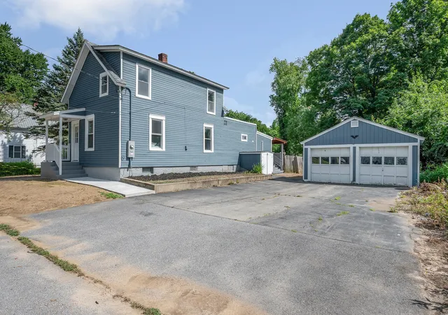 2nd image of 32 Rolfe St, Concord, NH 03303 | MLS# 5105564