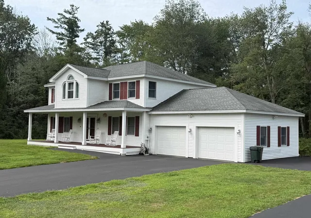 Photo 2 of Single family home for sale at 14 Blackstone Cir, Pelham, NH 03076 | MLS# 5105574 | Listing updated on 2026-09-13