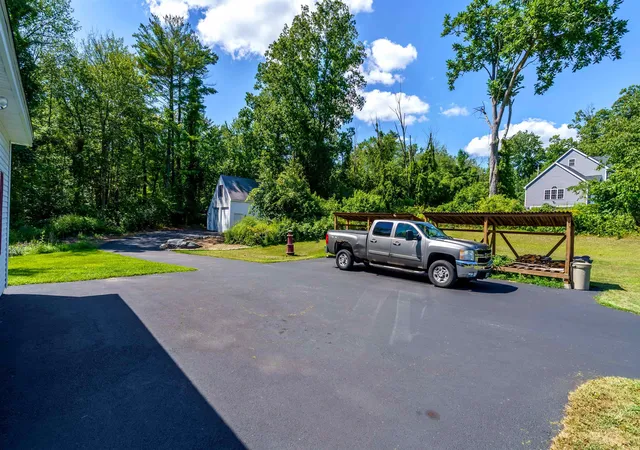 Photo 3 of Single family home for sale at 14 Blackstone Cir, Pelham, NH 03076 | MLS# 5105574 | Listing updated on 2026-09-13