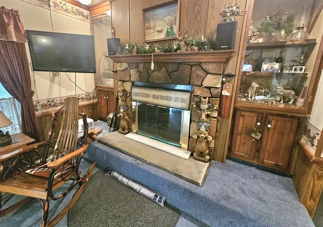 5th image of 228 Daniel Webster Hwy, North Woodstock, NH 03262 | MLS# 5105576