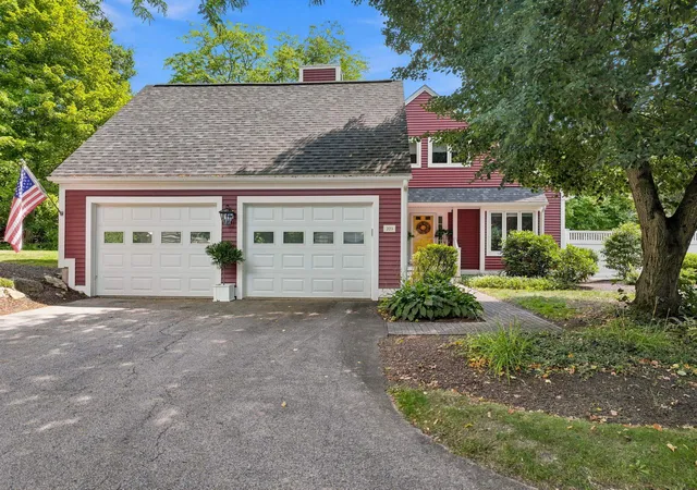 Photo 1 of Condo for sale at 203 Straw Hill Rd, Manchester, NH 03104 | MLS# 5105581 | Listing updated on 2026-09-19