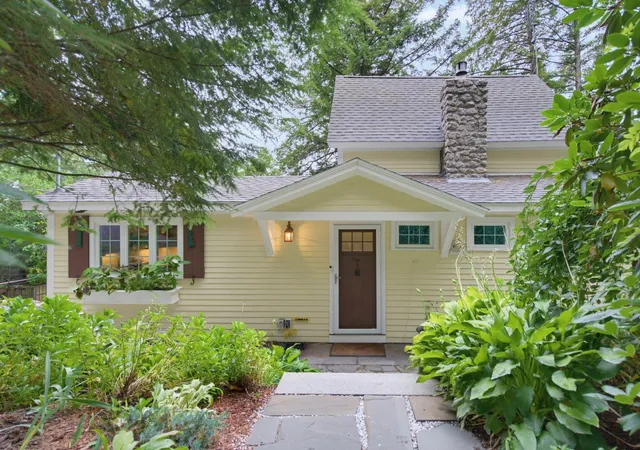 2nd image of 138 County Rd, Hillsborough, NH 03244 | MLS# 5105582