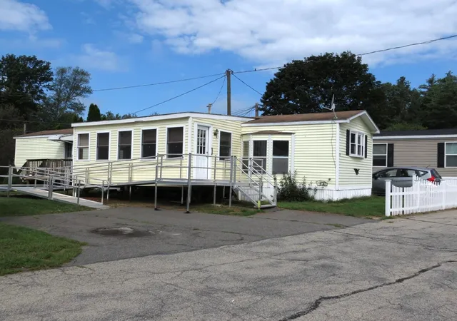1st image of 29 Derlon Ln, Litchfield, NH 03052 | MLS# 5105583