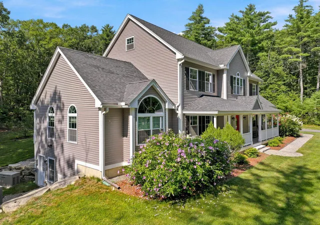 Photo 4 of Single family home for sale at 3 Wadsworth Dr, Brookline, NH 03033 | MLS# 5105595 | Listing updated on 2026-09-10