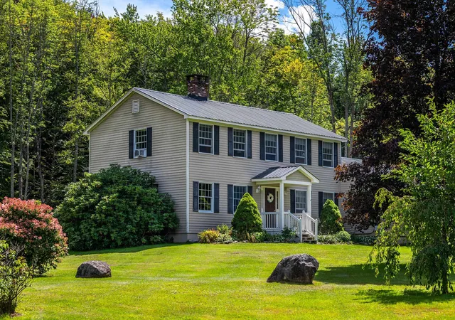 Photo 3 of Single family home for sale at 6694 Route 11, Londonderry, VT 05148 | MLS# 5105598 | Listing updated on 2026-09-04