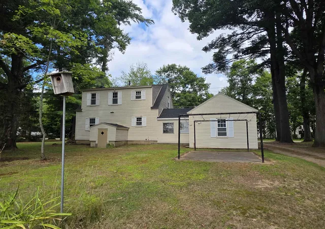 16th image of 22 Oak St, Rochester, NH 03839 | MLS# 5105611