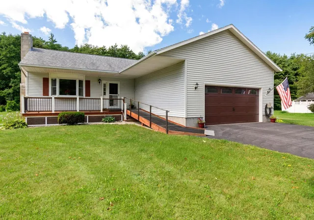 Photo 1 of Single family home for sale at 428 Clay Point Rd, Colchester, VT 05446 | MLS# 5105643 | Listing updated on 2026-09-08