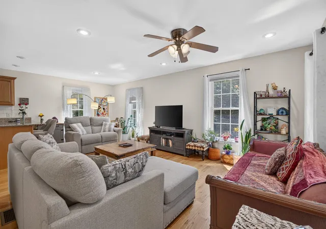 Photo 3 of Single family home for sale at 14 Holton Cir, Londonderry, NH 03053 | MLS# 5105648 | Listing updated on 2026-09-17