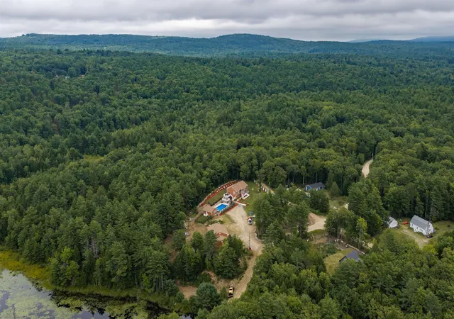 Photo 3 of Single family home for sale at 86 Beaver Ridge Rd, Center Barnstead, NH 03225 | MLS# 5105662 | Listing updated on 2026-08-19