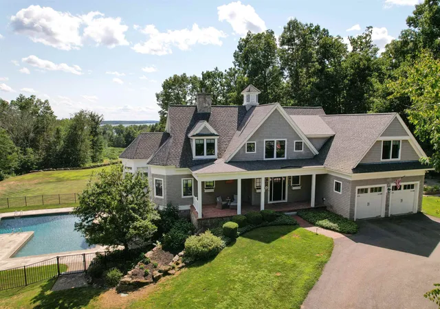 Photo 1 of Mansion for sale at 578 Bay Rd, Durham, NH 03824 | MLS# 5105665 | Listing updated on 2026-09-16