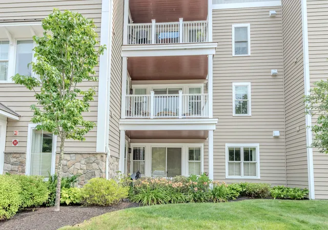 35th image of 7 Willey Creek Rd #206, Exeter, NH 03833 | MLS# 5105669