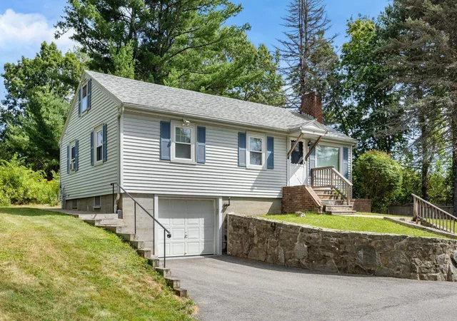 1st image of 87 Piscataqua Rd, Durham, NH 03824 | MLS# 5105673