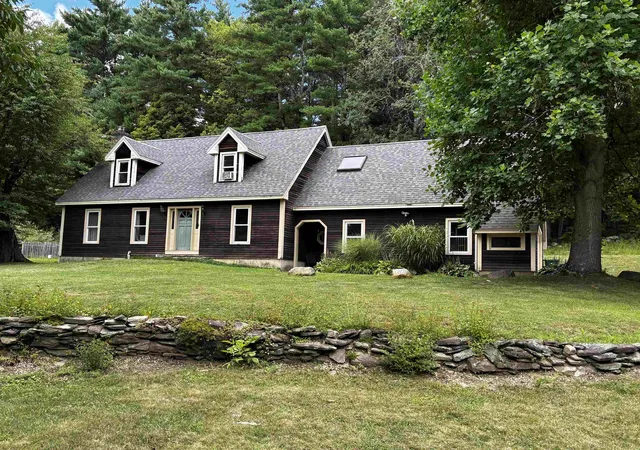Photo 2 of Single family home for sale at 18 Roberts Rd, Rochester, NH 03867 | MLS# 5105674 | Listing updated on 2026-08-29