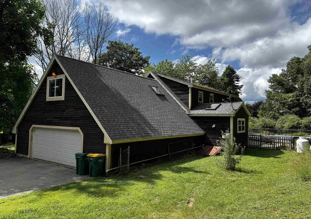 Photo 4 of Single family home for sale at 18 Roberts Rd, Rochester, NH 03867 | MLS# 5105674 | Listing updated on 2026-10-13