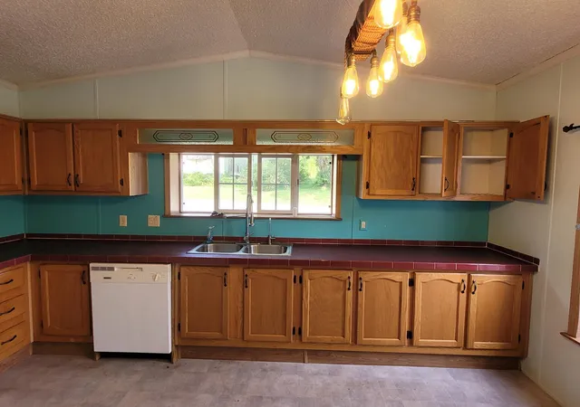 Photo 3 of Sale Pending at 138 West St, Waterbury, VT 05676 | MLS# 5105680 | Listing updated on 2026-08-24