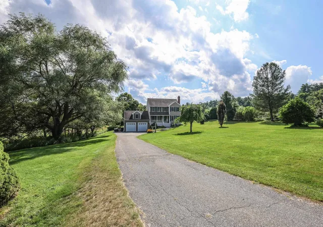 Photo 3 of Single family home for sale at 79 English Range Rd, Derry, NH 03038 | MLS# 5105697 | Listing updated on 2026-08-29