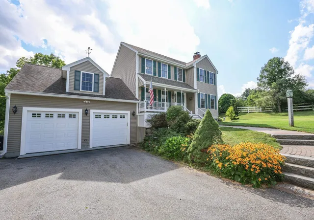 Photo 3 of Single family home for sale at 79 English Range Rd, Derry, NH 03038 | MLS# 5105697 | Listing updated on 2026-08-29