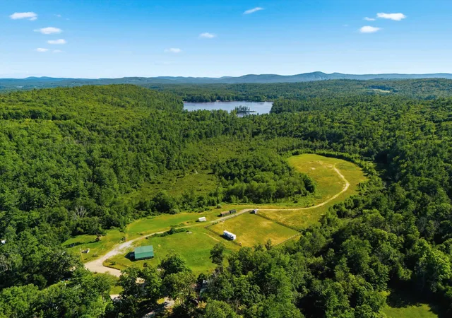 3rd image of 1301 Bound Tree Rd, Contoocook, NH 03229 | MLS# 5105698