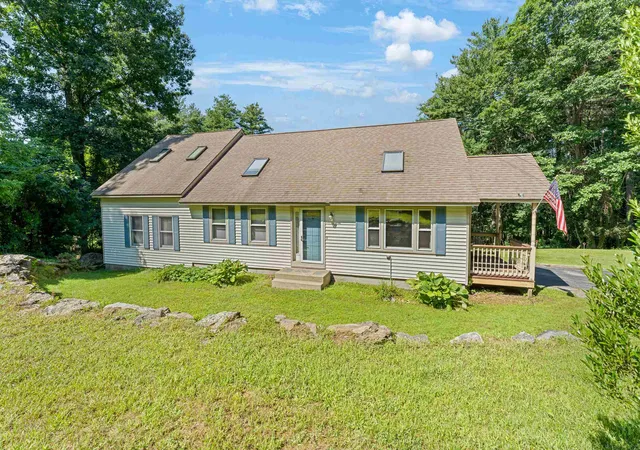 Photo 1 of Single family home for sale at 9 Mountain View Dr, Hudson, NH 03051 | MLS# 5105701 | Listing updated on 2026-09-16