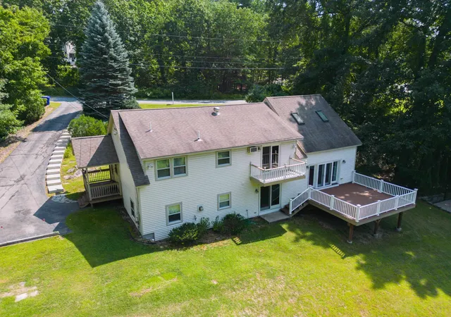 Photo 3 of Single family home for sale at 9 Mountain View Dr, Hudson, NH 03051 | MLS# 5105701 | Listing updated on 2026-09-16