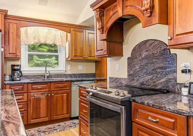 2nd image of 14 Tates Brook Rd, Somersworth, NH 03878 | MLS# 5105719
