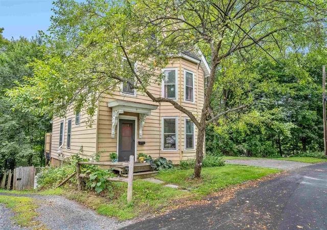 Photo 2 of Single family home for sale at 11 Foster St, Montpelier, VT 05602 | MLS# 5105720 | Listing updated on 2026-09-17