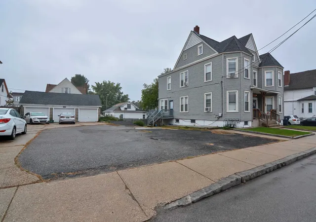 Photo 3 of Sale Pending at 99 Palm St, Nashua, NH 03060 | MLS# 5105726 | Listing updated on 2026-08-25