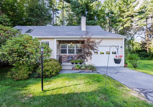 2nd image of 6 Oak Ridge Rd #30, West Lebanon, NH 03784 | MLS# 5105731